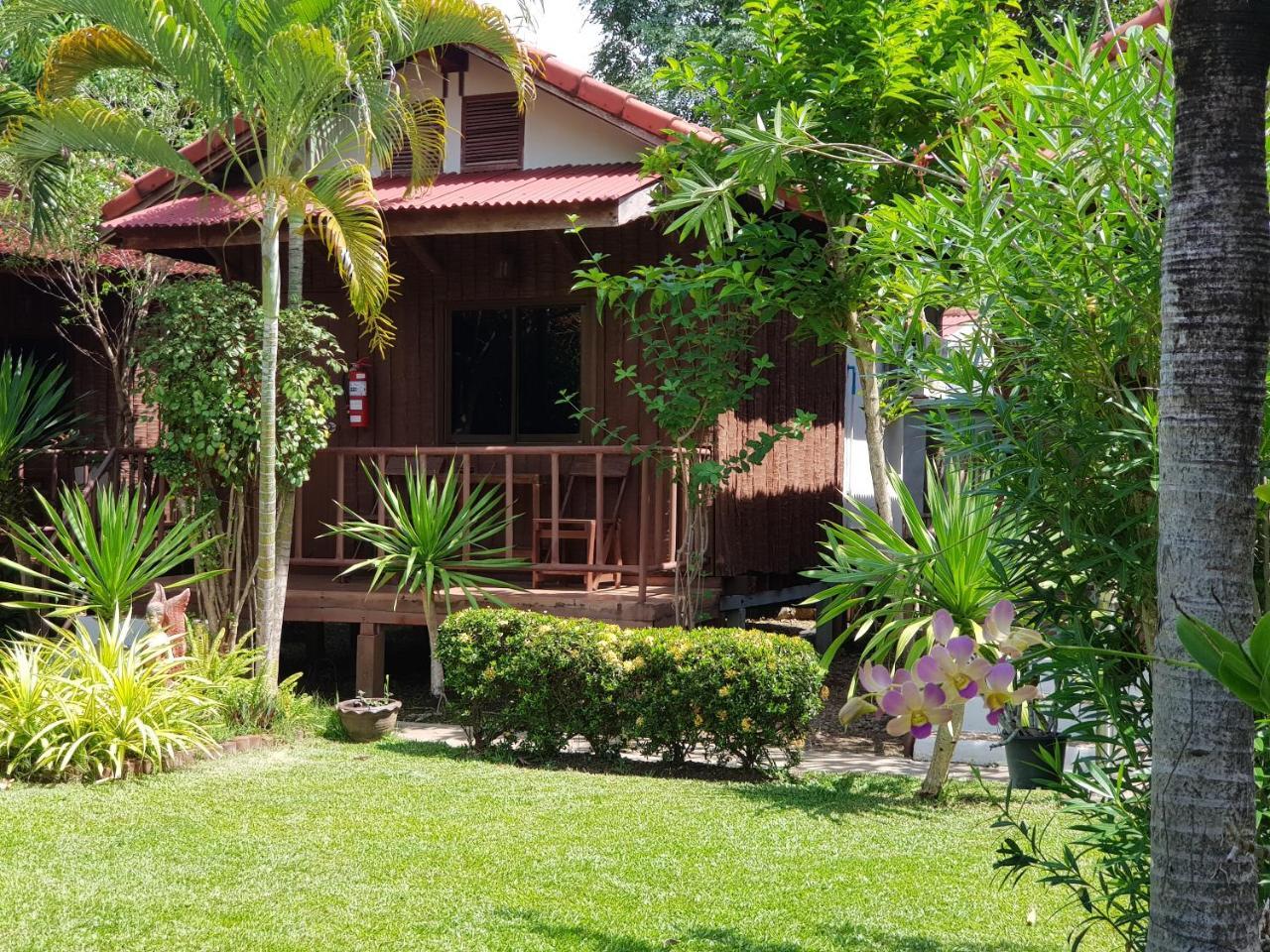 Thai Garden Inn Kanchanaburi Exterior photo